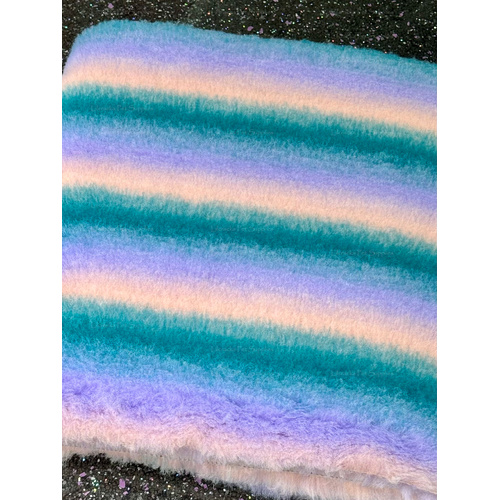 Vet/Dry Bed *Greenback* Rainbow Teal *** 50cm Long x 1.5m wide ***